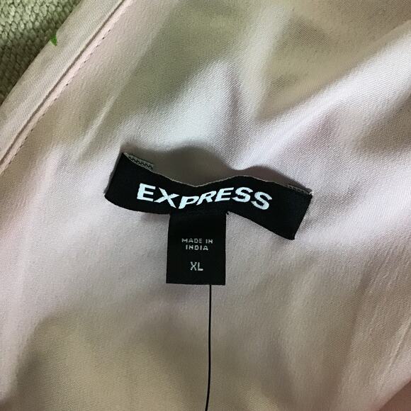 Express Floral Romper Women Sz. XL/16-18 NWT Embellishment sequin Flowers - Picture 13 of 13